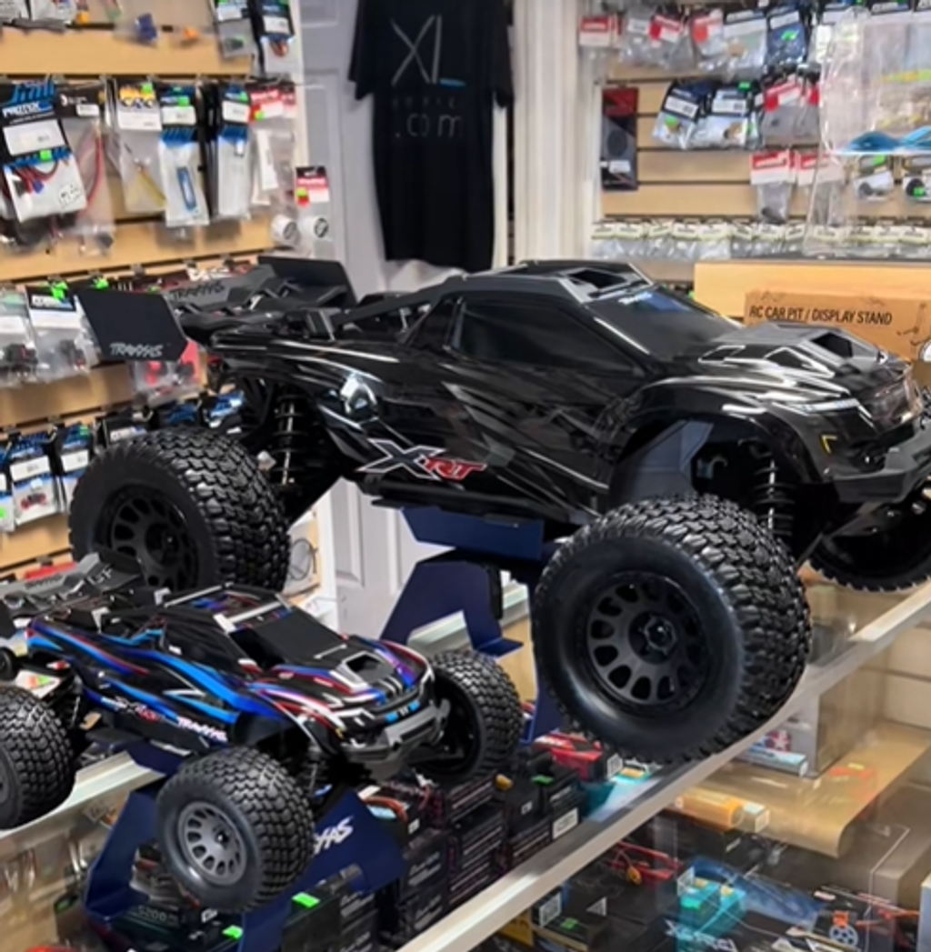 🔥 ULTIMATE 8S RC RACE TRUCK - Built for Speed & Control ⚡50% OFF TODAY