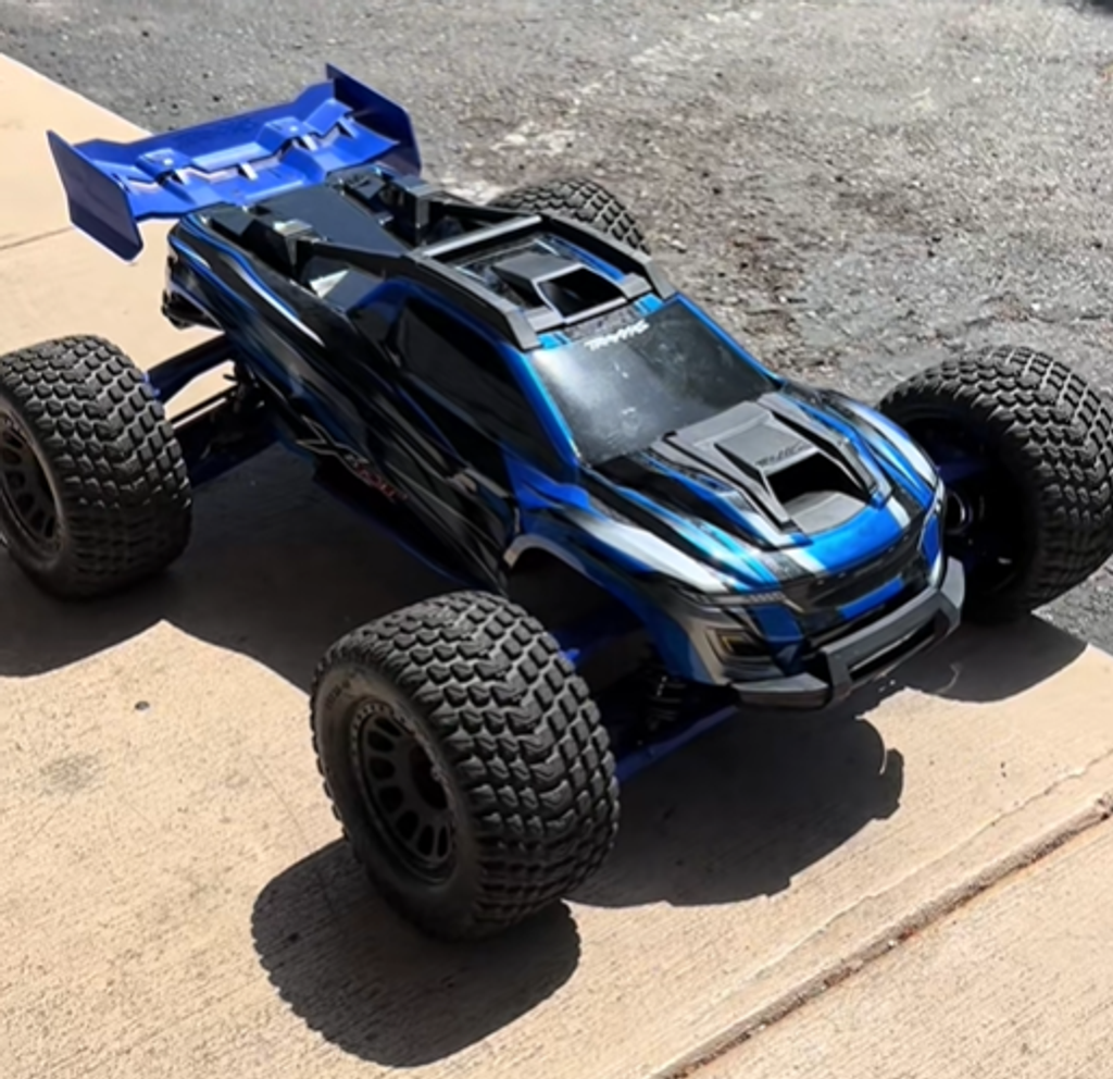 🔥 ULTIMATE 8S RC RACE TRUCK - Built for Speed & Control ⚡50% OFF TODAY
