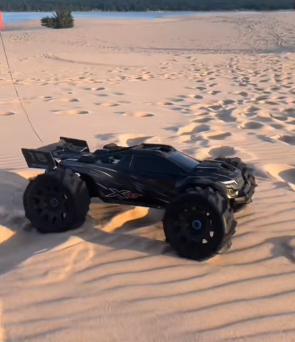 🔥 ULTIMATE 8S RC RACE TRUCK - Built for Speed & Control ⚡50% OFF TODAY