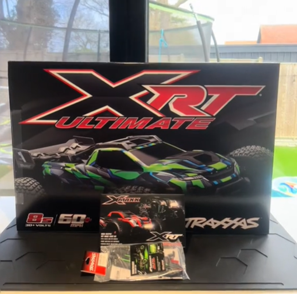 🔥 ULTIMATE 8S RC RACE TRUCK - Built for Speed & Control ⚡50% OFF TODAY