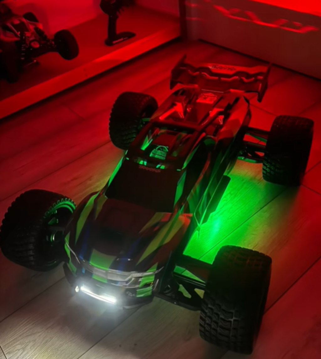 🔥 ULTIMATE 8S RC RACE TRUCK - Built for Speed & Control ⚡50% OFF TODAY