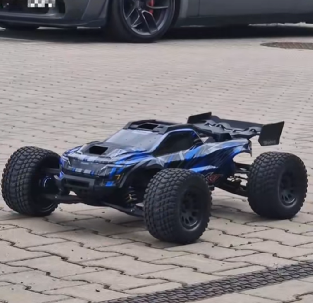 🔥 ULTIMATE 8S RC RACE TRUCK - Built for Speed & Control ⚡50% OFF TODAY